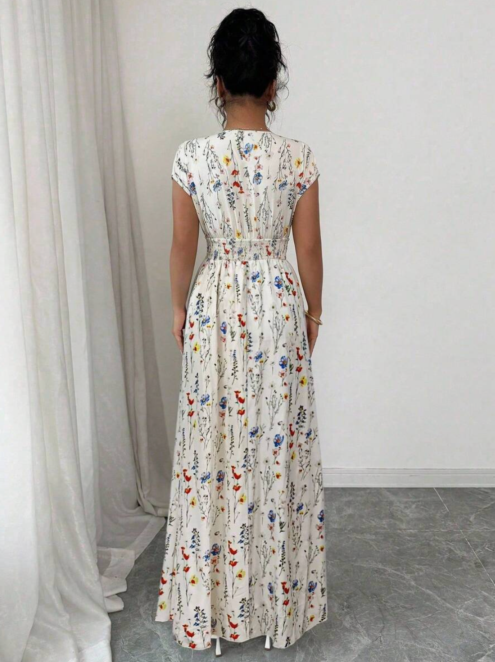 Selianne Women's Ditsy Floral V-Neck