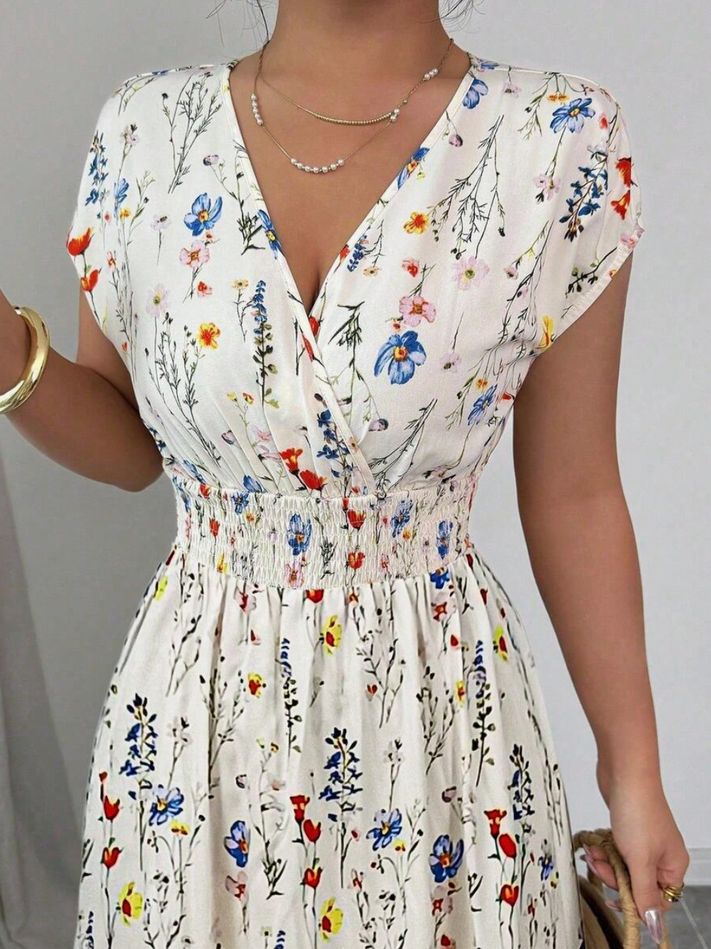 Selianne Women's Ditsy Floral V-Neck